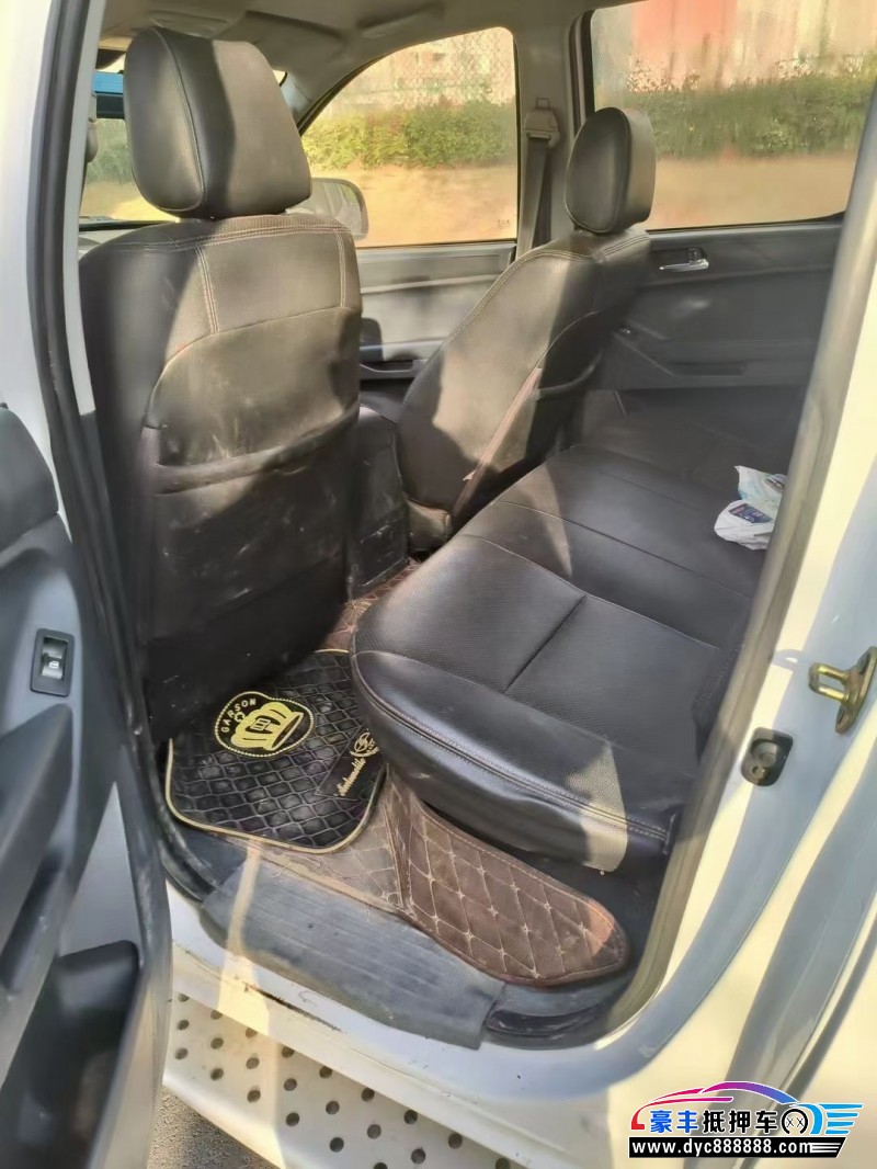 17年福田乘用车拓陆者轿车抵押车出售