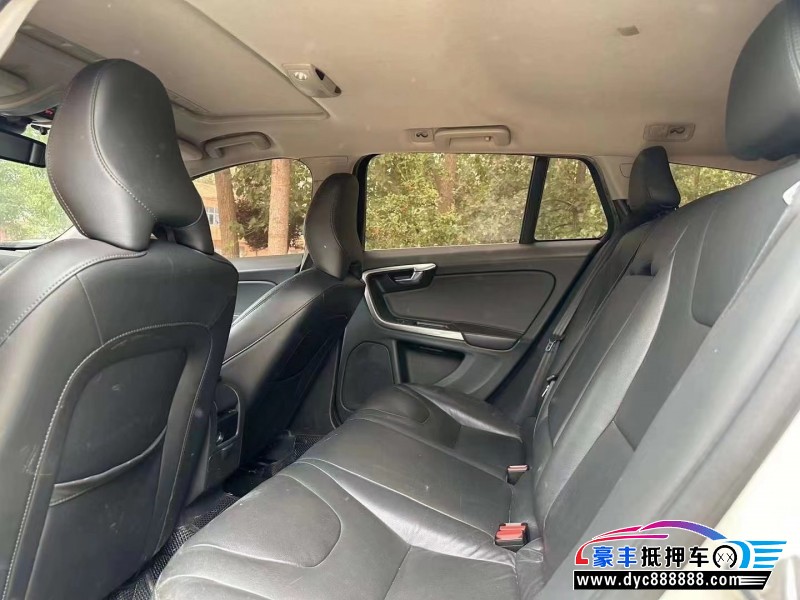 16年沃尔沃V60轿车抵押车出售