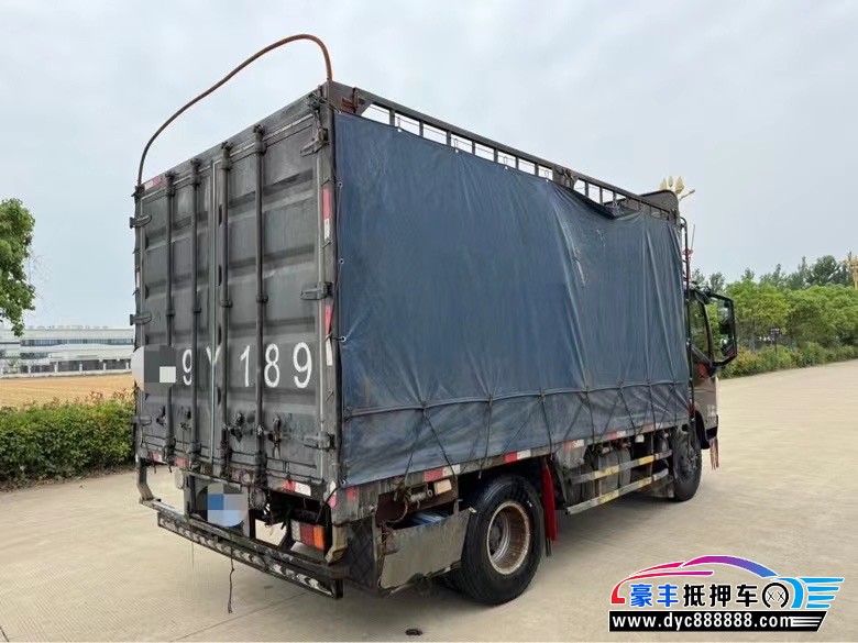 20年重汽豪沃轿车抵押车出售