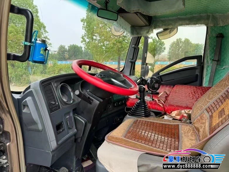 20年重汽豪沃轿车抵押车出售