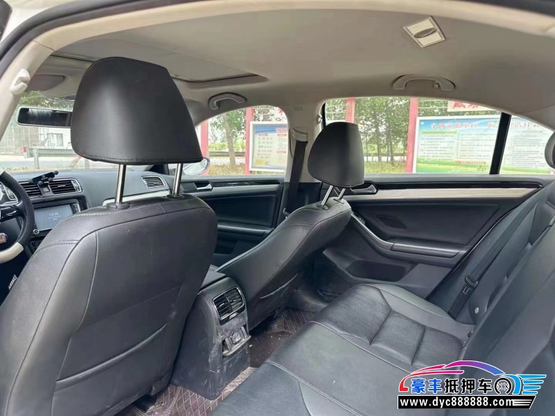 16年大众速腾轿车抵押车出售