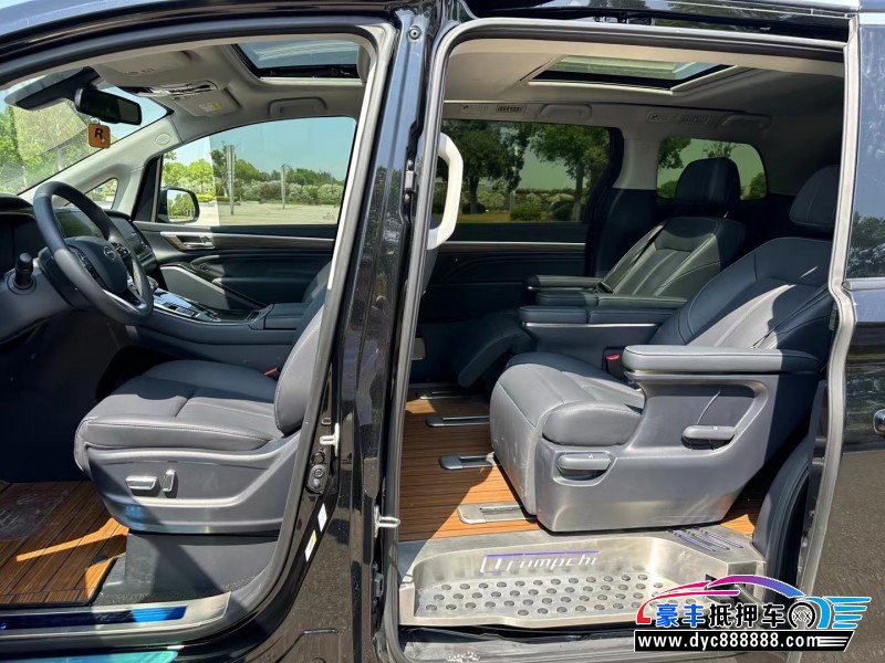 23年传祺M8轿车抵押车出售