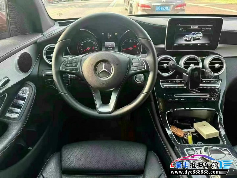 18年奔驰GLC轿车抵押车出售