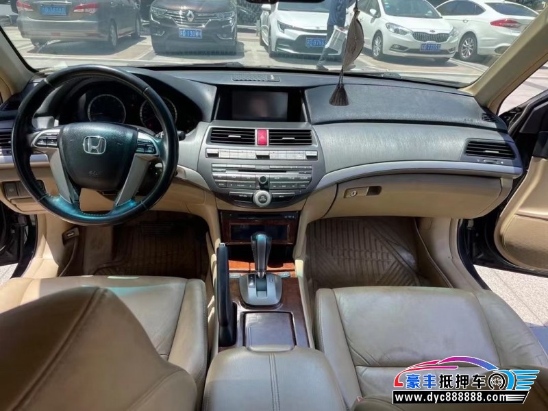 12年本田雅阁轿车抵押车出售