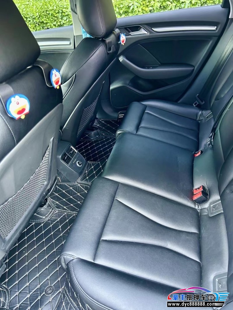 18年奥迪A3轿车抵押车出售