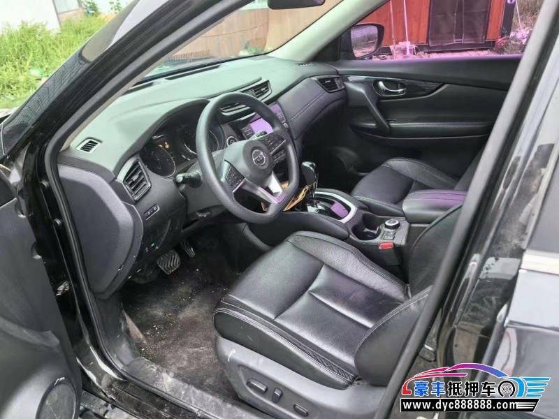 17年日产奇骏轿车抵押车出售