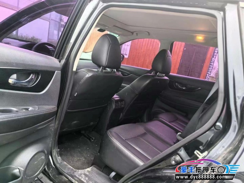 17年日产奇骏轿车抵押车出售