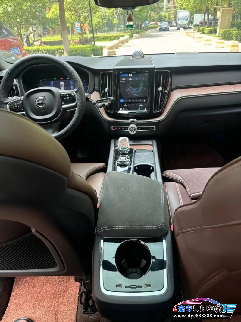 22年沃尔沃XC60轿车抵押车出售