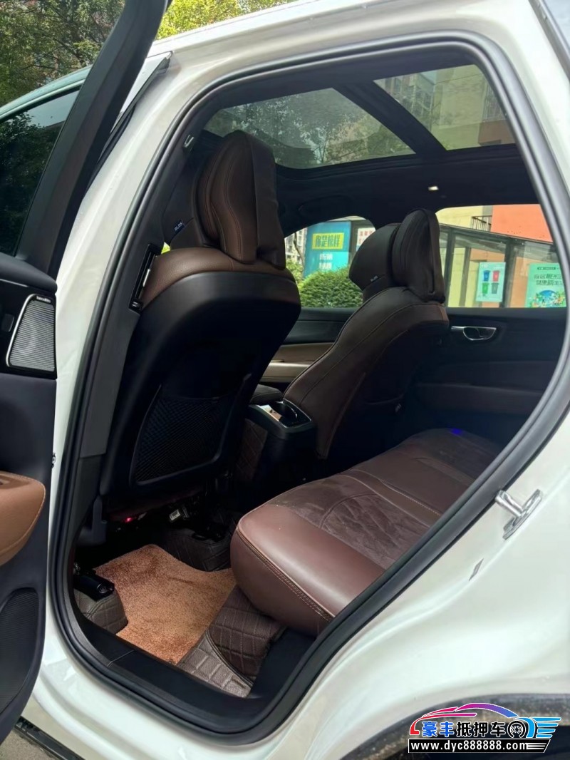 22年沃尔沃XC60轿车抵押车出售