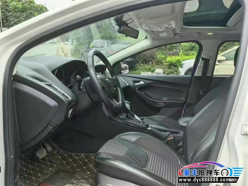 17年福特福克斯轿车抵押车出售