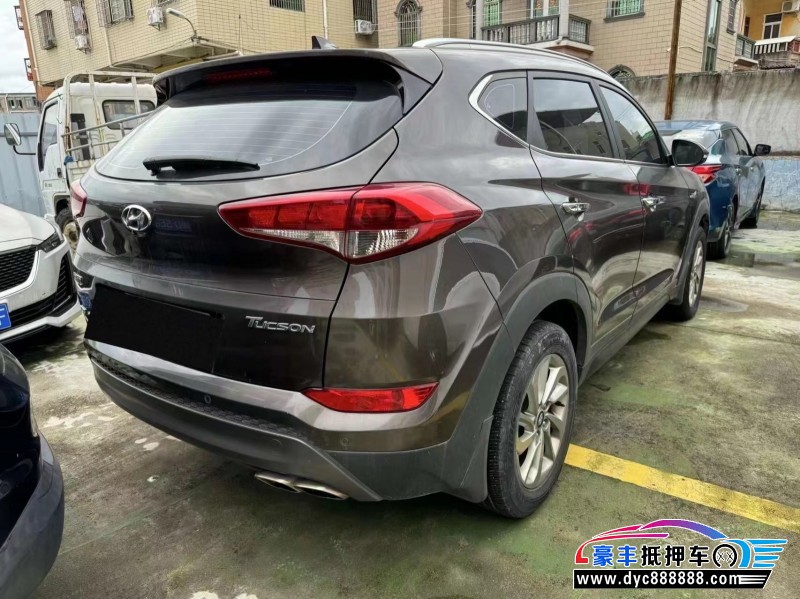 16年现代途胜轿车抵押车出售