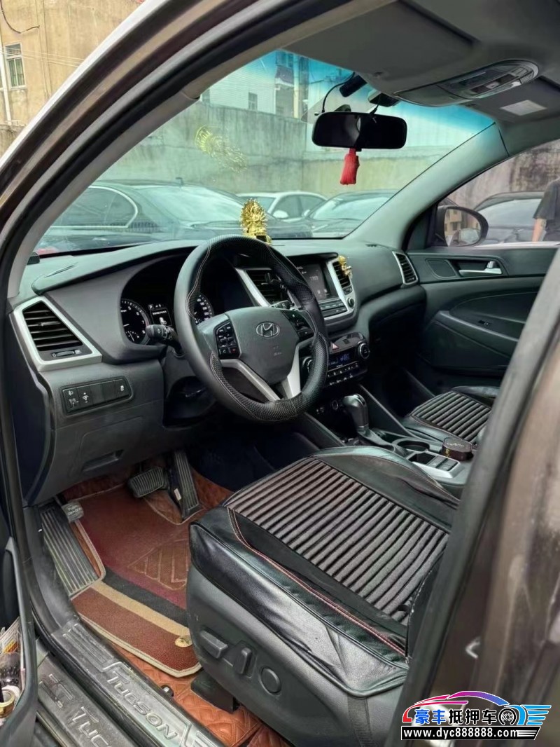 16年现代途胜轿车抵押车出售