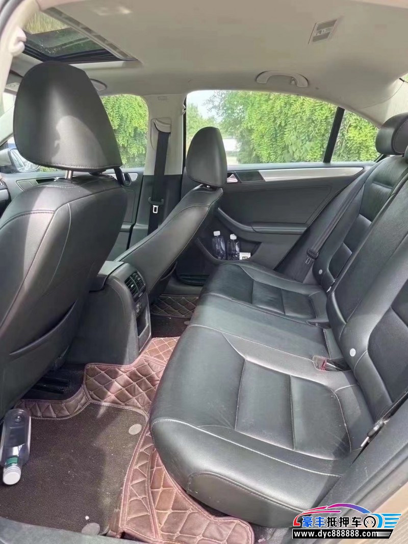 15年大众速腾轿车抵押车出售