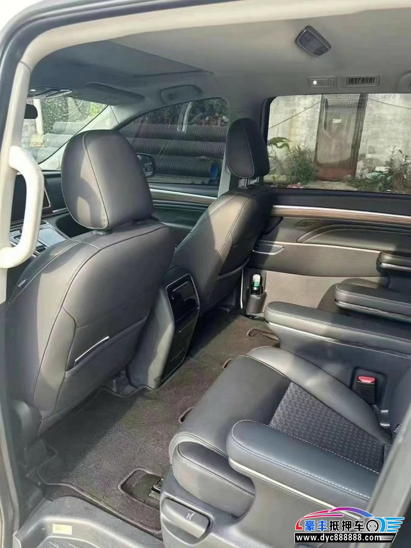 22年传祺M8轿车抵押车出售