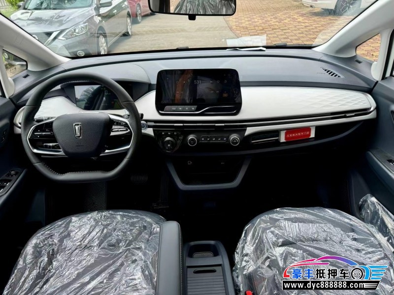 24年奔腾E05轿车抵押车出售