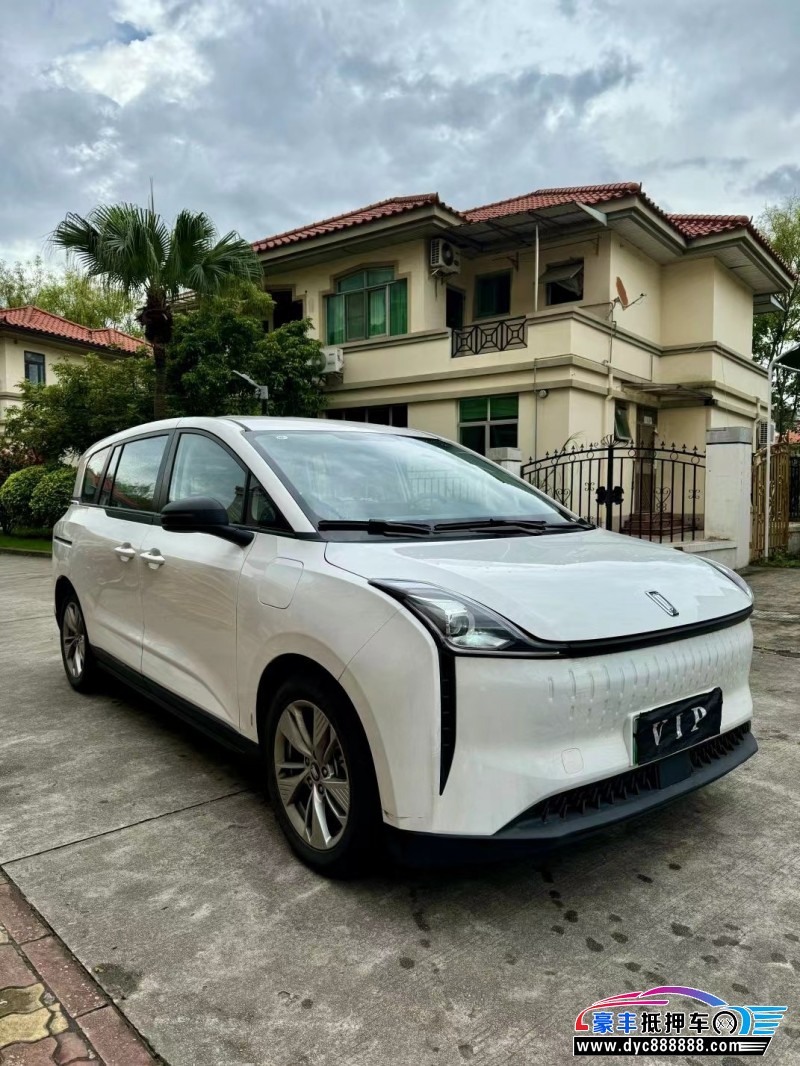 24年奔腾E05轿车抵押车出售