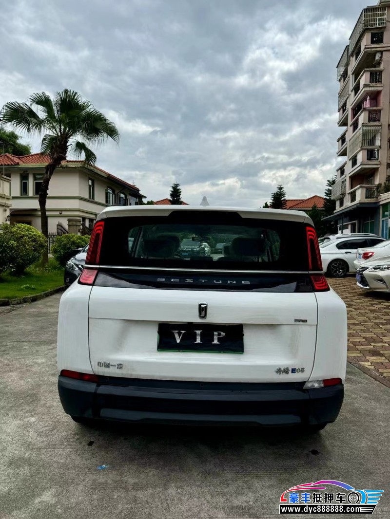 24年奔腾E05轿车抵押车出售