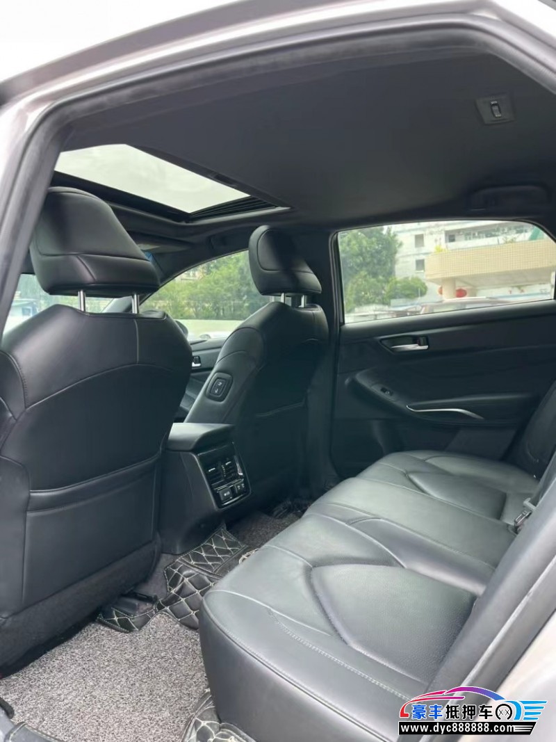 19年丰田亚洲龙轿车抵押车出售