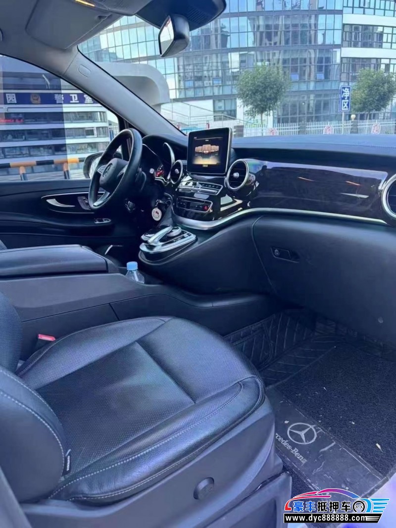 18年奔驰V轿车抵押车出售