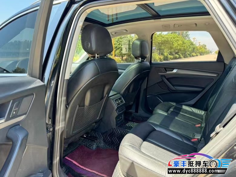 19年奥迪Q5轿车抵押车出售