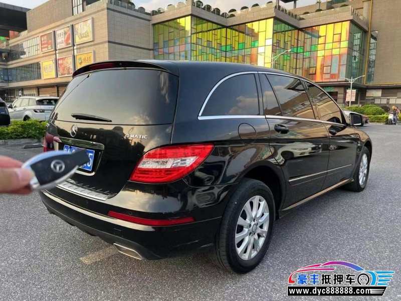 18年奔驰R轿车抵押车出售