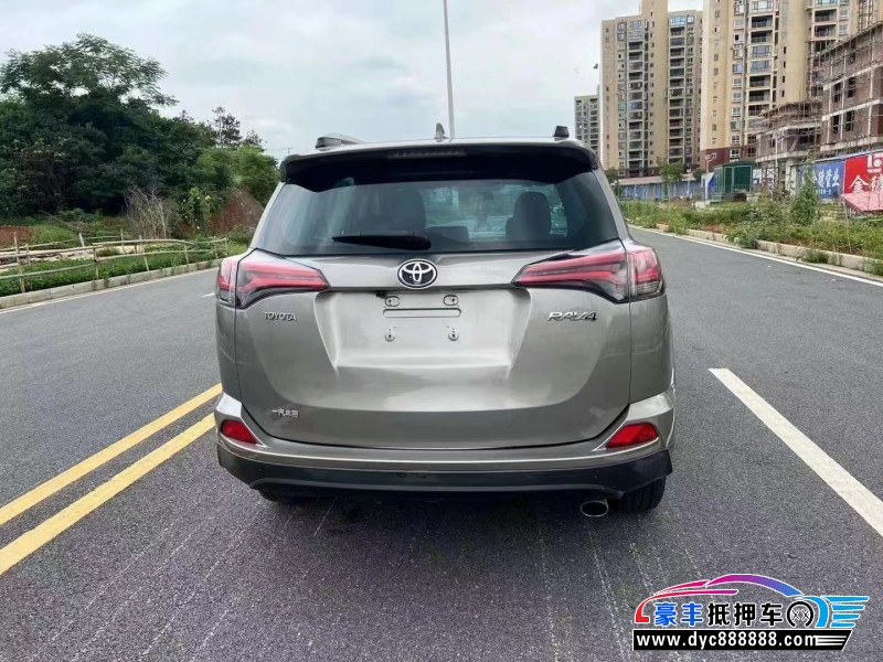 17年丰田RAV4荣放轿车抵押车出售