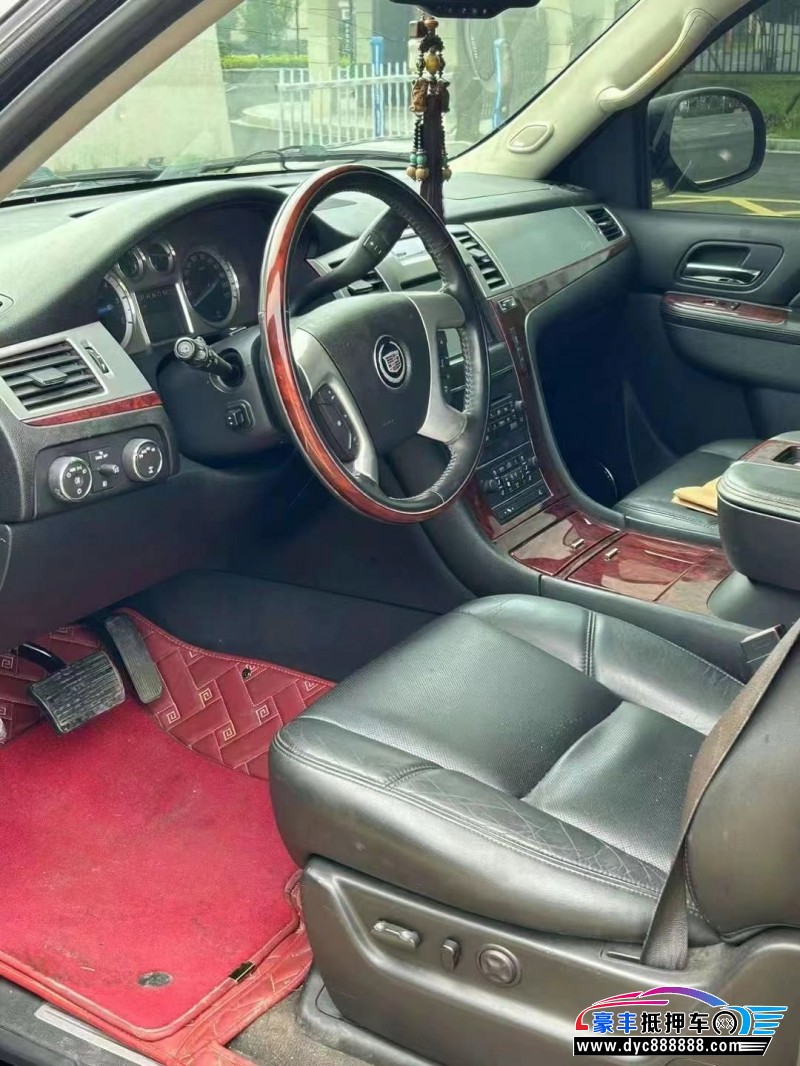 13年凯迪拉克凯雷德轿车抵押车出售