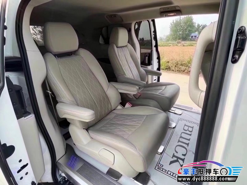 22年别克GL8轿车抵押车出售