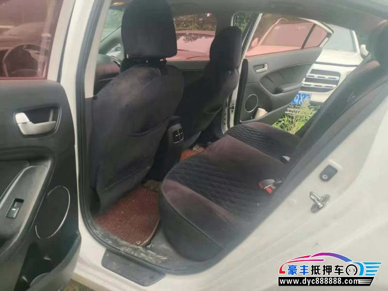 18年起亚K3轿车抵押车出售