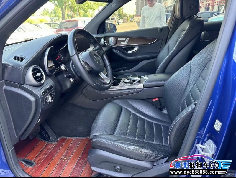 18年奔驰GLC轿车抵押车出售