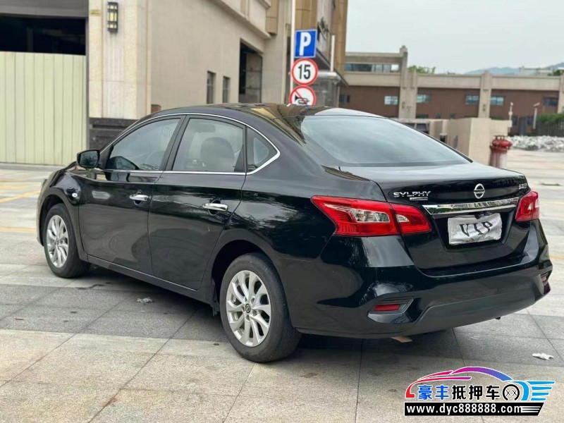 22年日产轩逸轿车抵押车出售