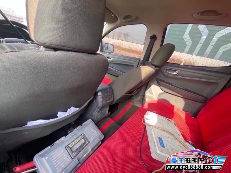 18年五十铃瑞迈轿车抵押车出售