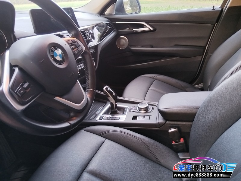 21年宝马1系轿车抵押车出售