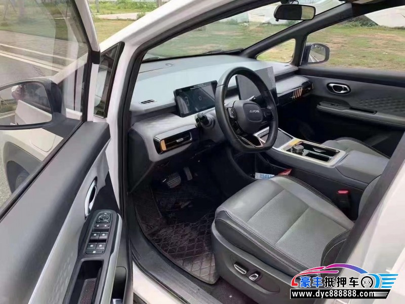 22年埃安Y70轿车抵押车出售