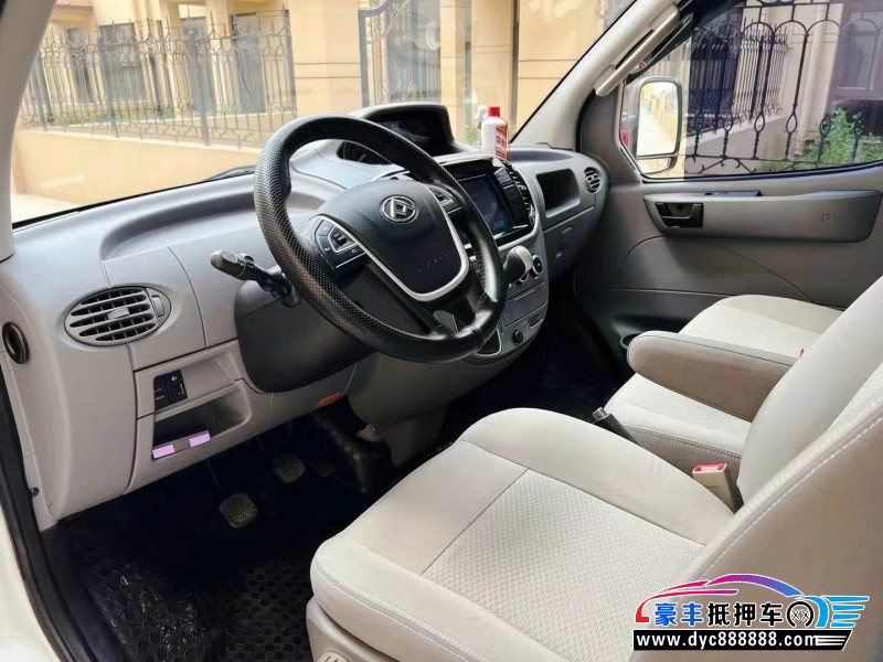 23年上汽大通V80轿车抵押车出售