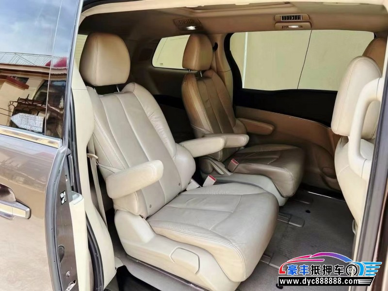 15年别克GL8轿车抵押车出售