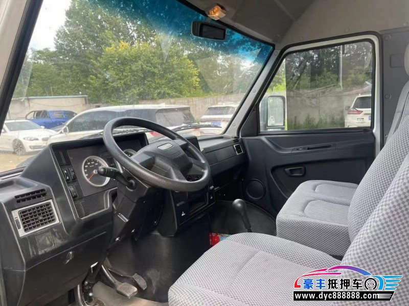 21年依维柯得意轿车抵押车出售