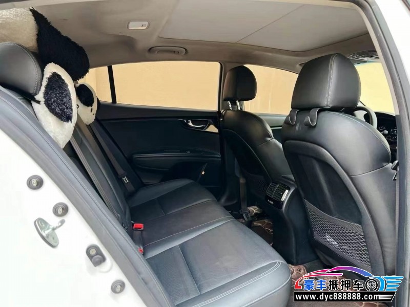 16年起亚K4轿车抵押车出售