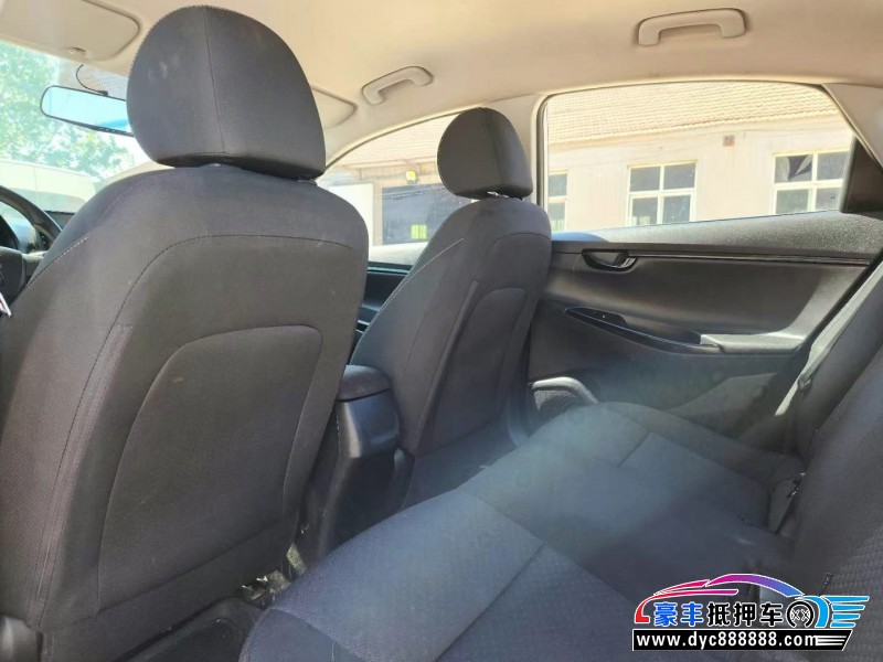 20年现代悦动轿车抵押车出售