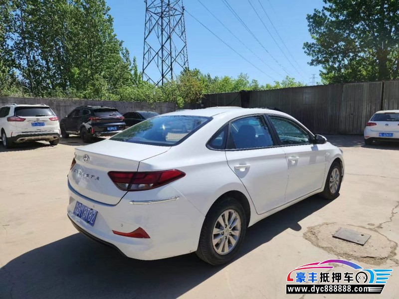 20年现代悦动轿车抵押车出售