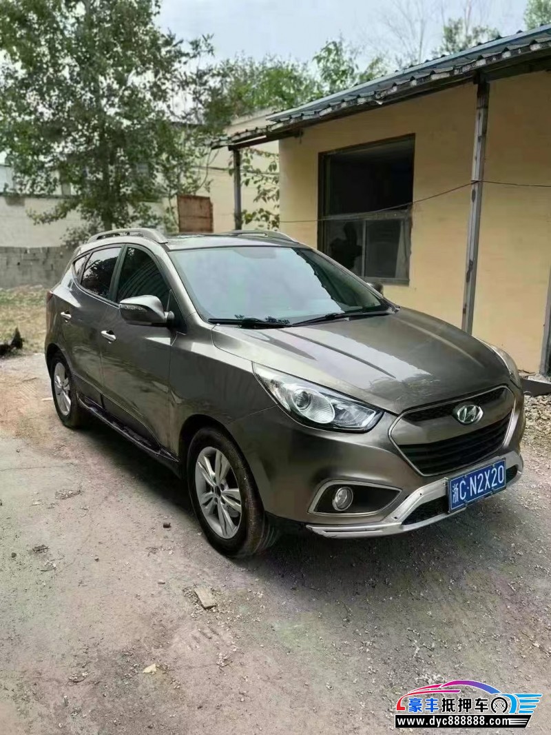 13年现代ix35轿车抵押车出售