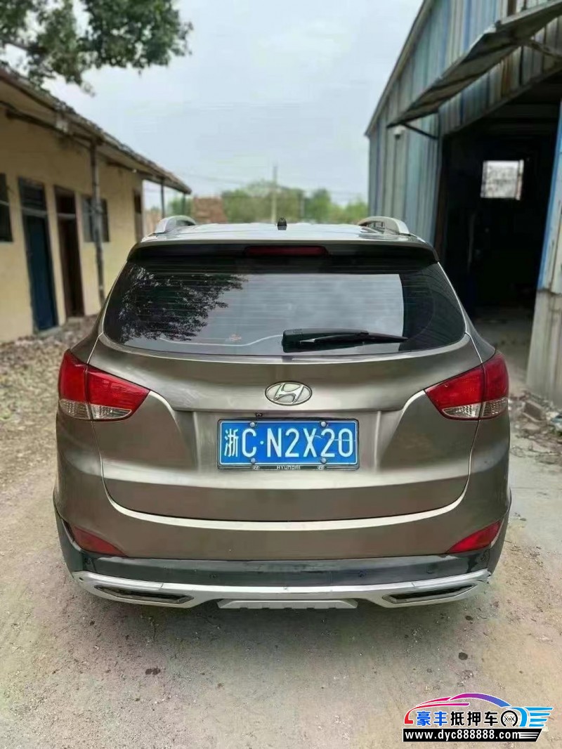 13年现代ix35轿车抵押车出售