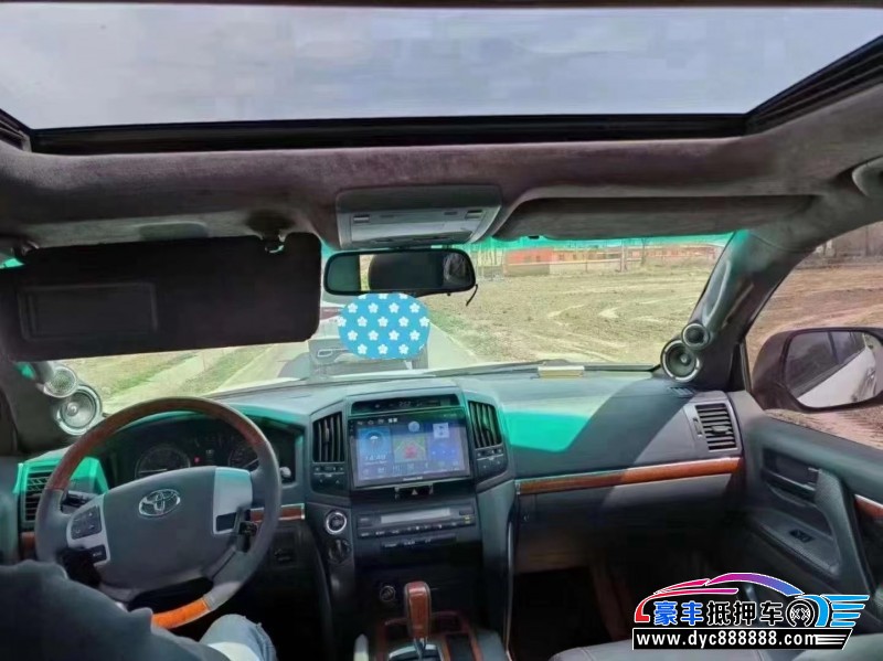 13年丰田兰德酷路泽（陆巡）轿车抵押车出售