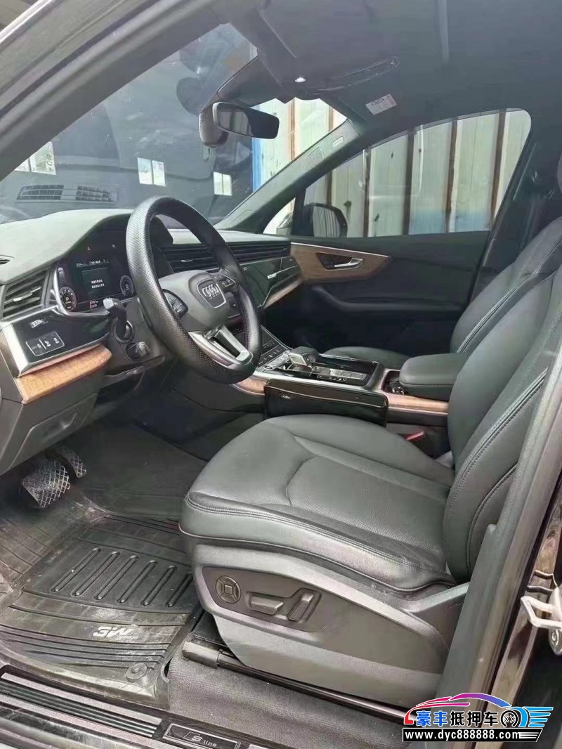 22年奥迪Q7轿车抵押车出售