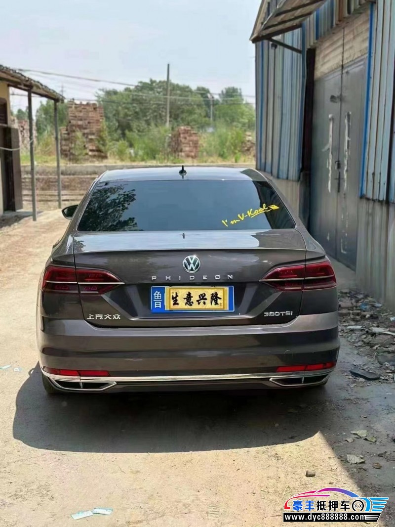 18年大众辉昂轿车抵押车出售