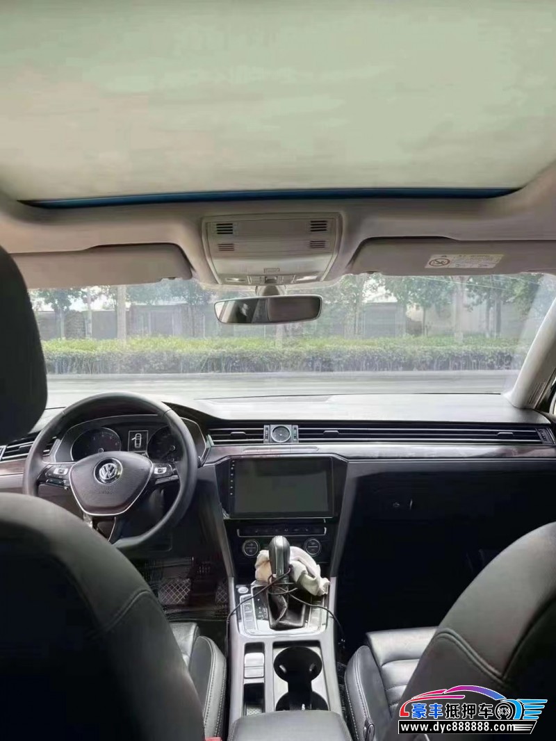 18年大众迈腾轿车抵押车出售