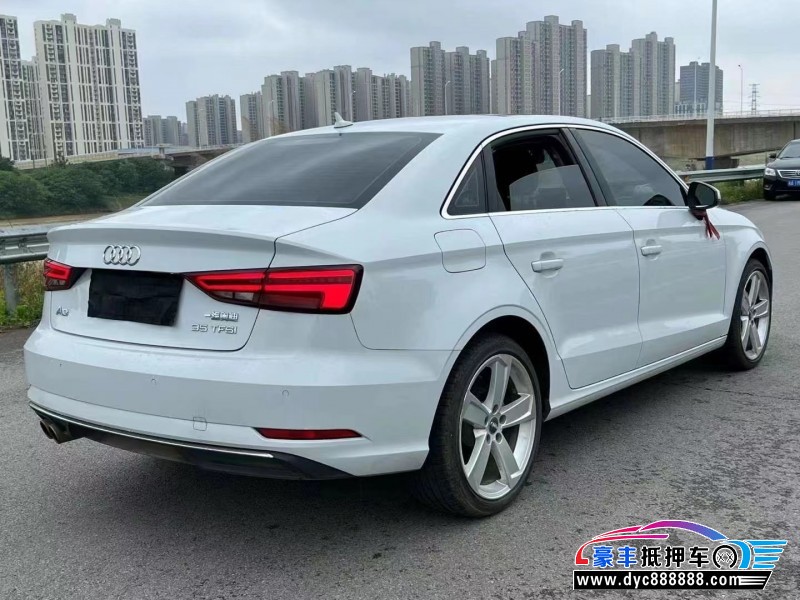 19年奥迪A3轿车抵押车出售