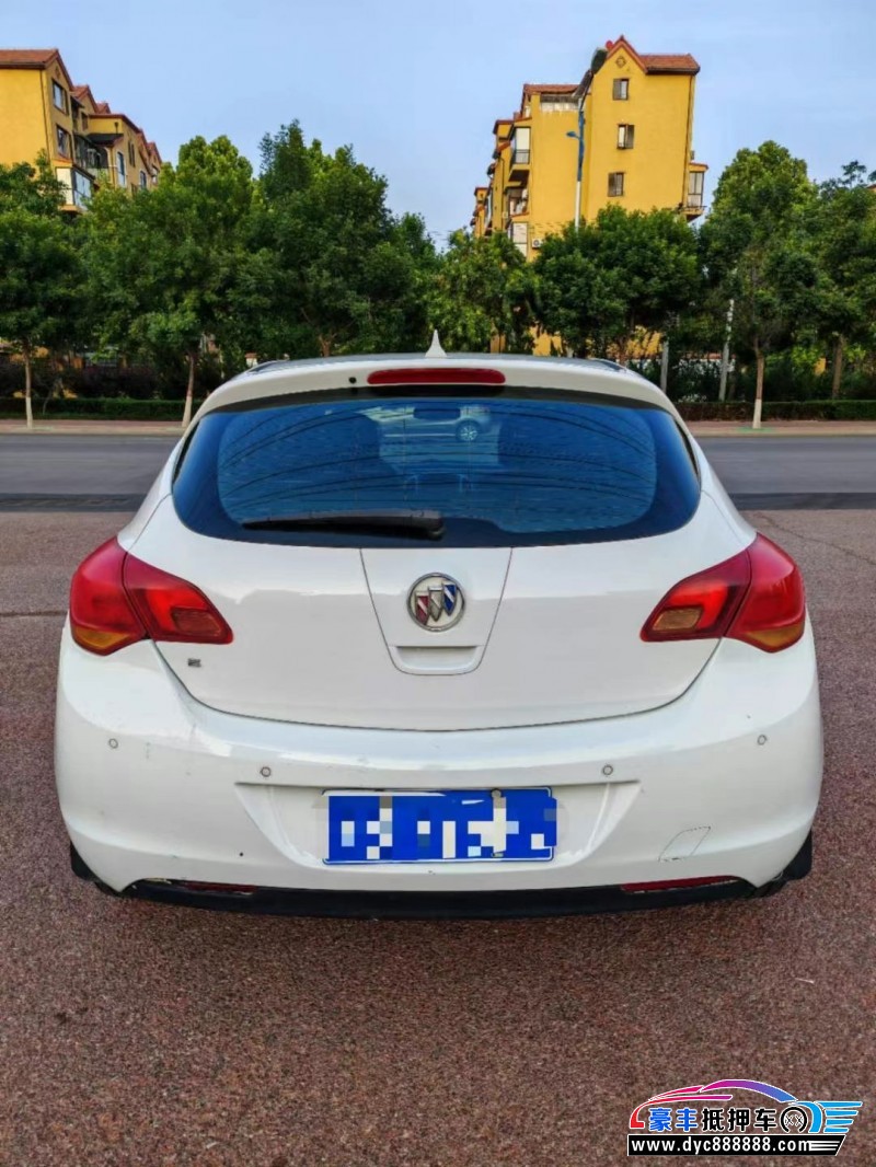 13年别克英朗轿车抵押车出售