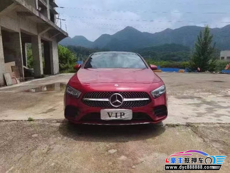22年奔驰A轿车抵押车出售