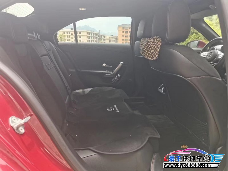 22年奔驰A轿车抵押车出售